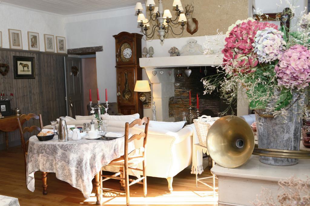 La Gentilhommiere Bed & Breakfast ชองเตอพี ภายนอก รูปภาพ