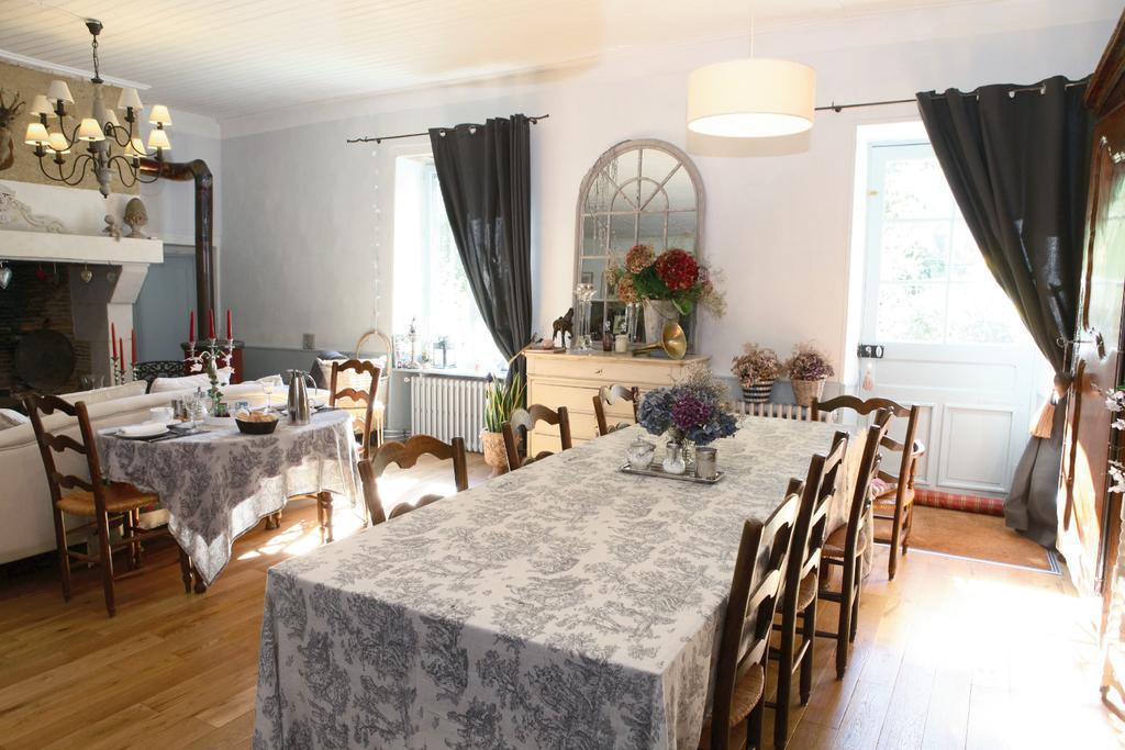 La Gentilhommiere Bed & Breakfast ชองเตอพี ภายนอก รูปภาพ