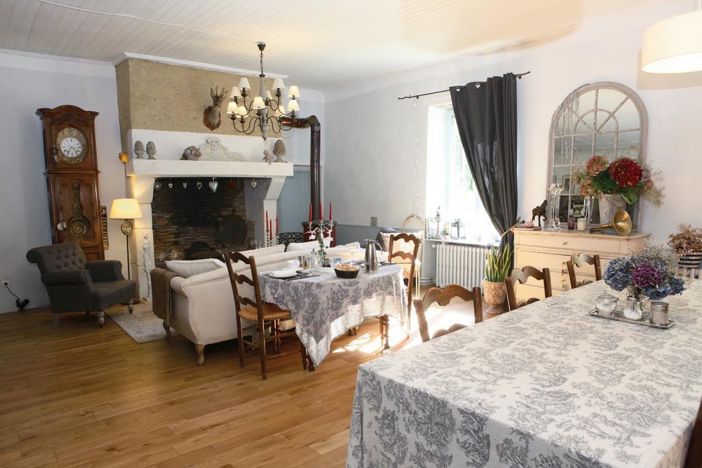 La Gentilhommiere Bed & Breakfast ชองเตอพี ภายนอก รูปภาพ